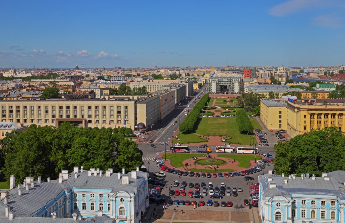 Петербуржцам рассказали о запрете на парковку во время форума БРИКС — РБК