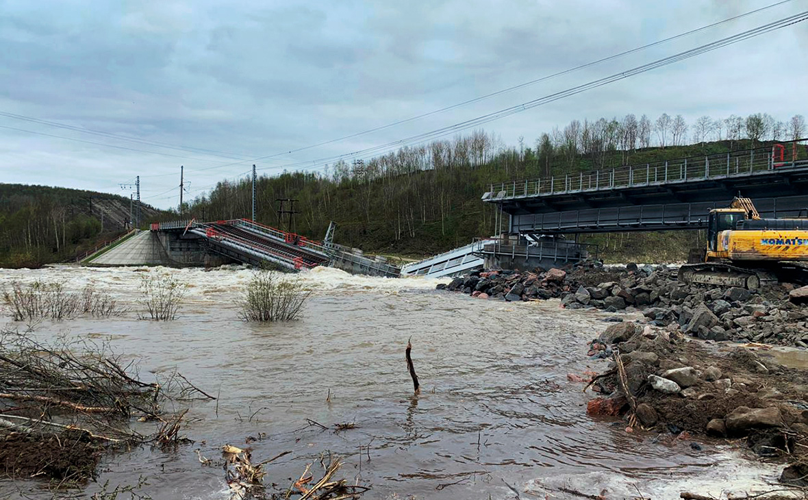 Разрушенный мост Мурманская область
