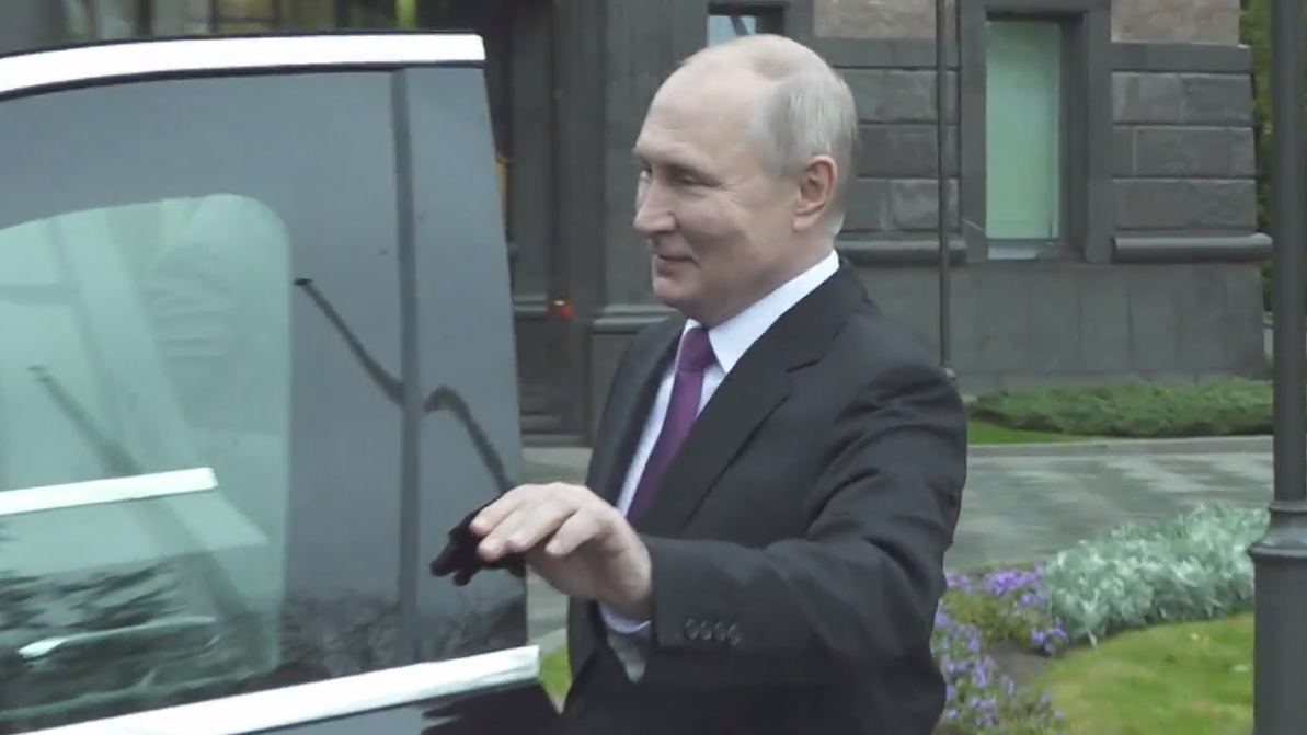 Путин прокатил президента Узбекистана на внедорожнике Aurus