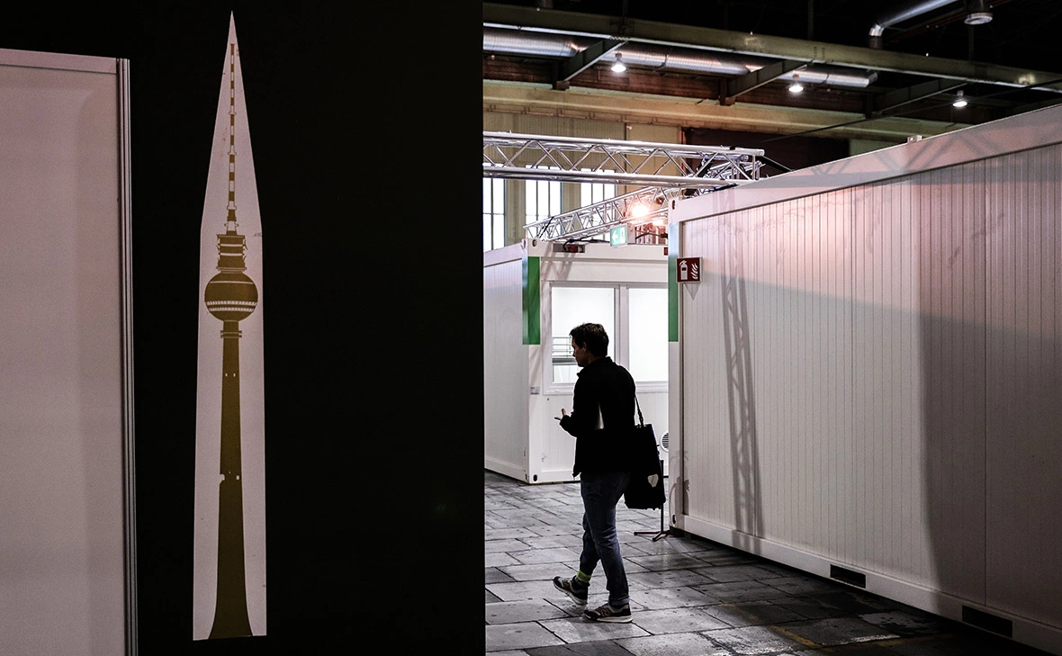 Omer Messinger / Getty Images