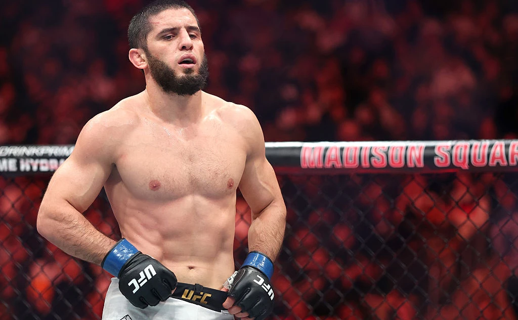 Ислам Махачев