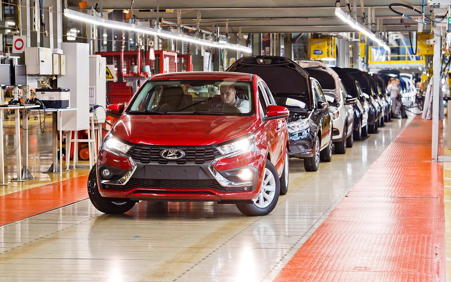 АвтоВАЗ установит на Lada проекционные дисплеи. Но сроки неизвестны