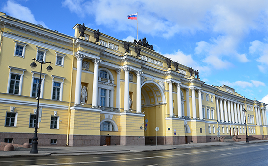 Здание Конституционного суда РФ в Санкт-Петербурге


