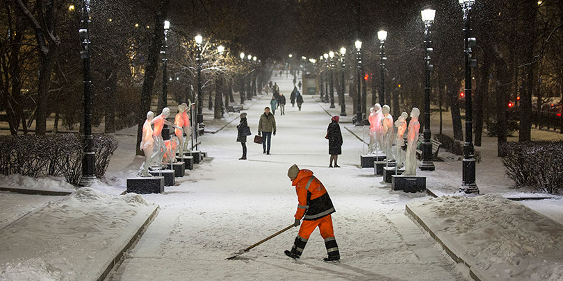 Москвичи пожаловались на запах тухлой квашеной капусты в центре столицы