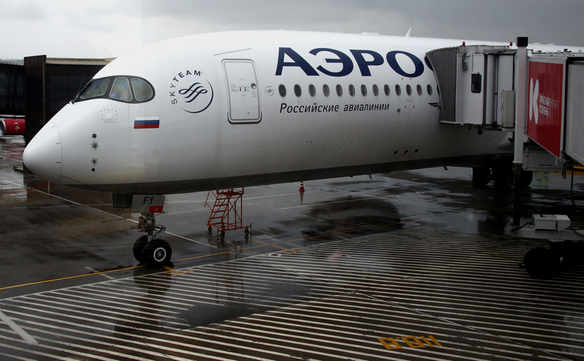 В аэропорту Сочи задержали 21 рейс из-за непогоды