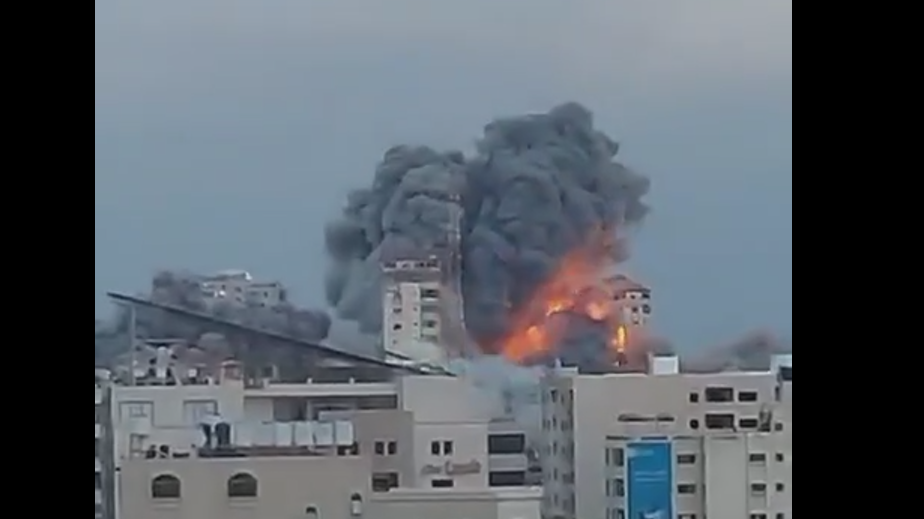 Армия Израиля ударила по «Палестинской башне» в секторе Газа