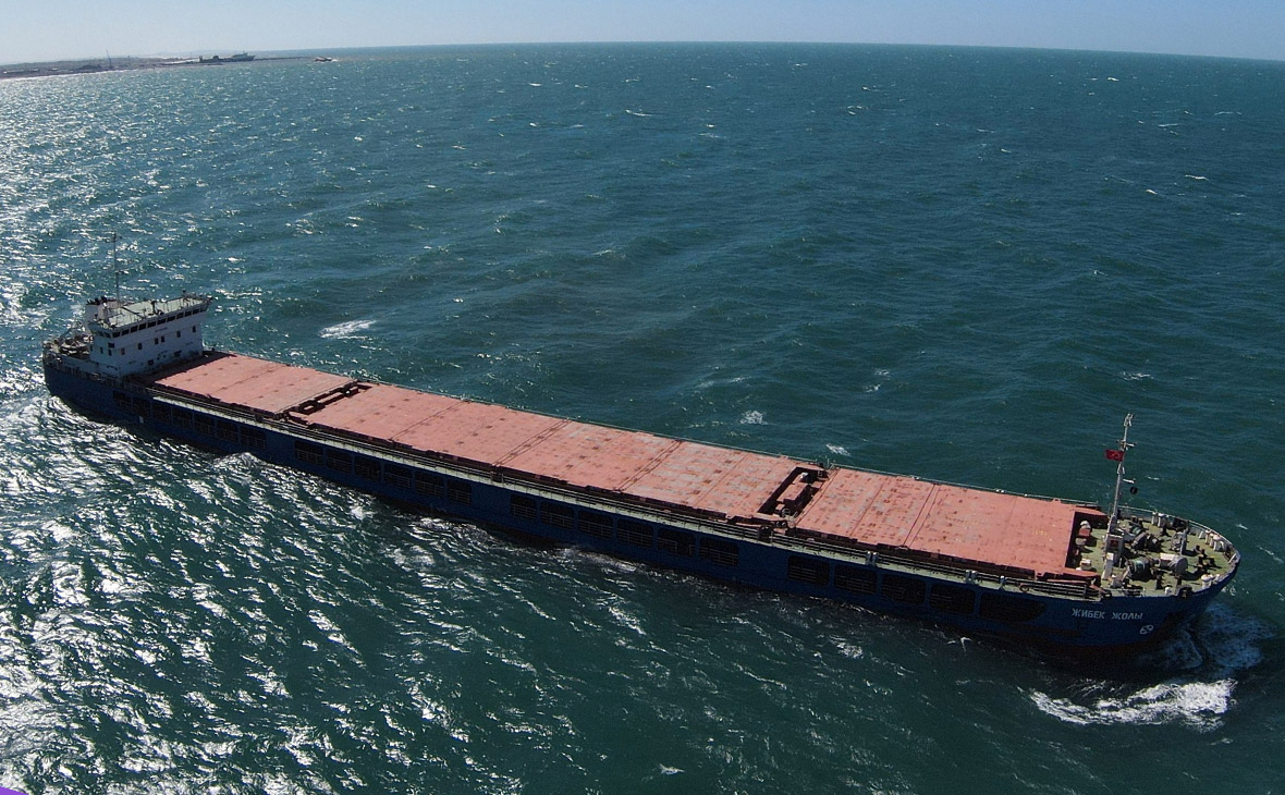 Reuters узнал о просьбе Украины к Турции изучить еще три судна с зерном"/>














