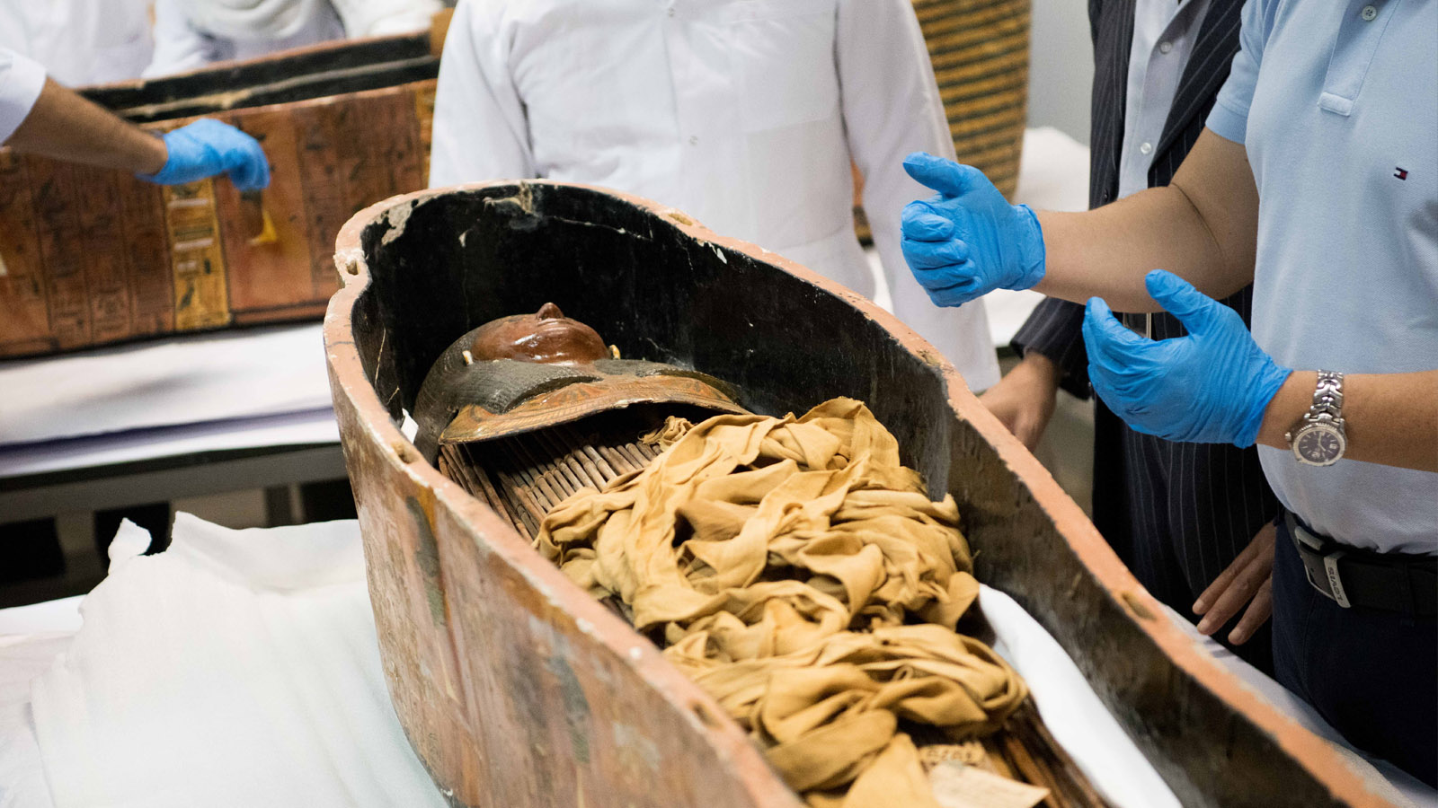 <p>Саркофаг с мумией&nbsp;в Национальном музее Египетской цивилизации в Каире</p>