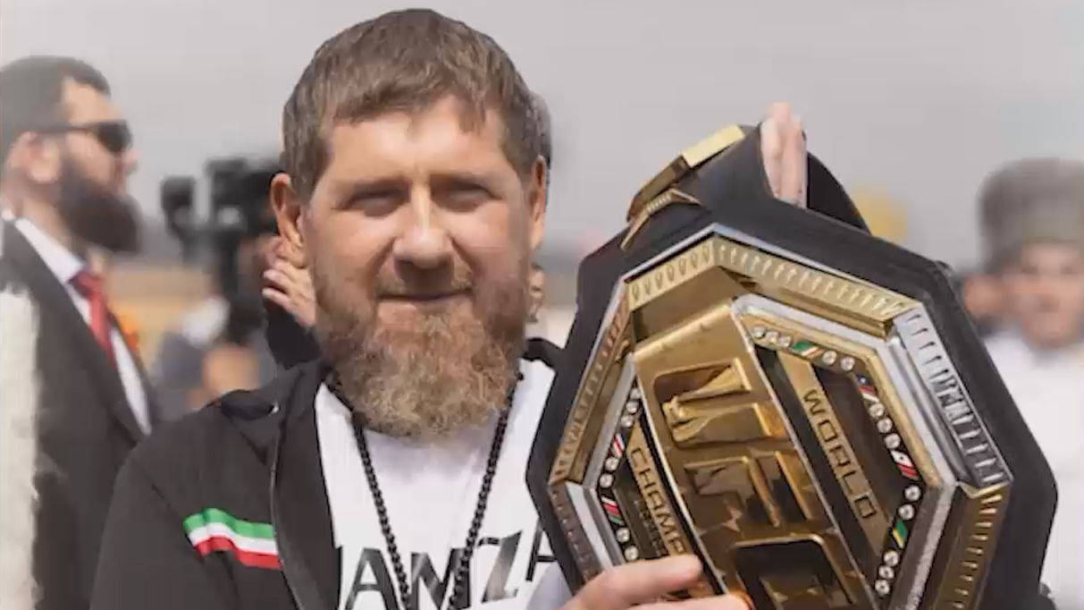Кадыров опубликовал видео торжественной встречи чемпиона UFC Чимаева