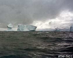 Российские моряки, терпящие бедствие в районе Антарктиды, высадились на лед