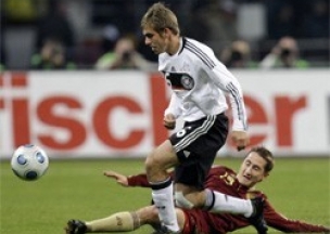 Немецкие футболисты проведут чемпионат мира в бронежилетах