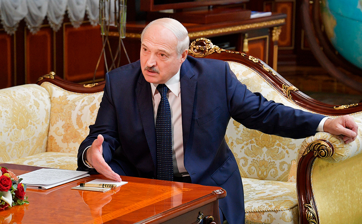 Лукашенко заявил о намерении разместить военный контингент на границе с Украиной