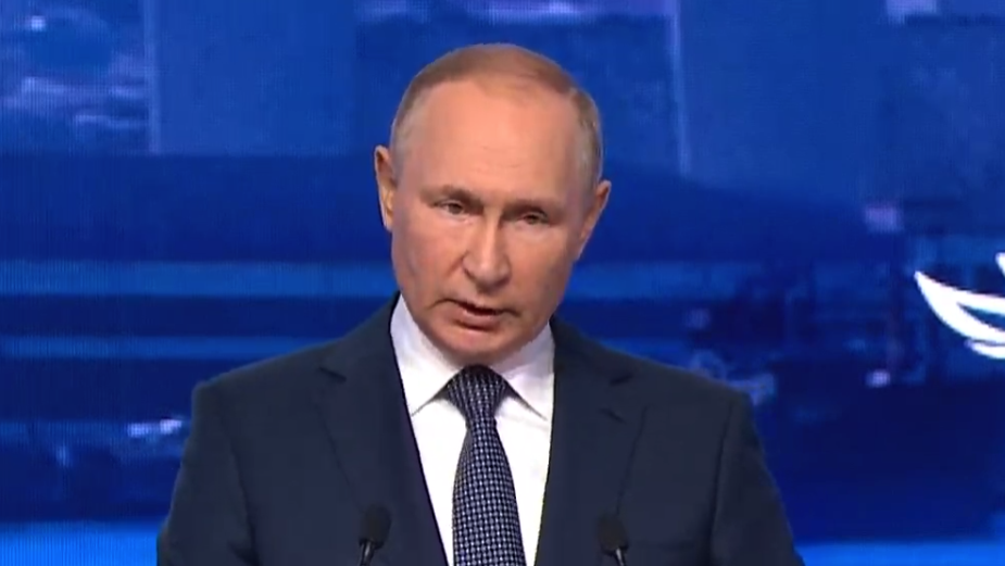 Путин заявил о брошенном в топку санкционной печи качестве жизни в ЕС