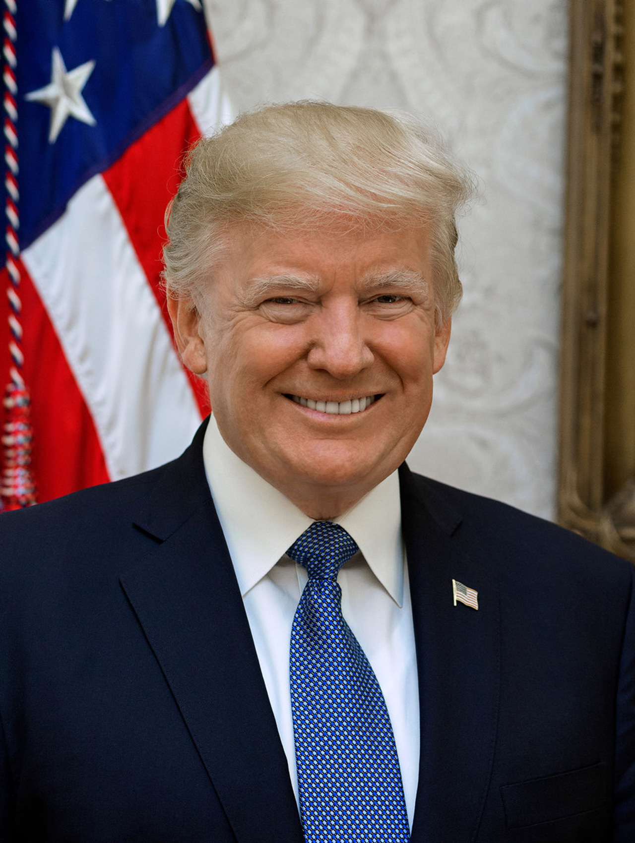 Дональд Трамп, 2017 год. Автор&nbsp;&mdash; Шейла Крейгхед, главный официальный фотограф Белого дома при администрации Трампа

Крейгхед рассказывала CNN, что президент &laquo;очень активно участвовал в процессе создания [всех] фотографий&raquo;. &laquo;Ему нравится контролировать освещение, постановку и, по сути, все шоу&raquo;,&nbsp;&mdash; сказала фотограф, добавив, что Трамп часто сам выбирает снимок, который опубликует Белый дом.