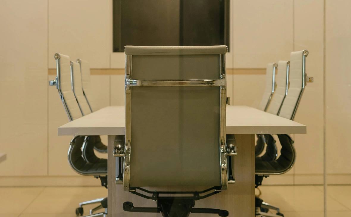 Mikhail Nilov / Pixels