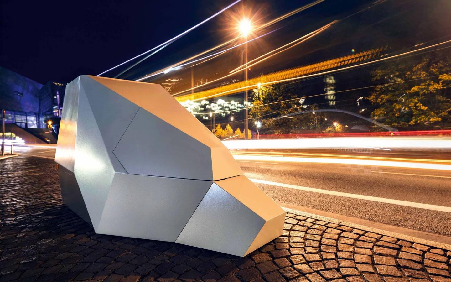 В США появились дорожные камеры а-ля Cybertruck. Они «ловят» за скорость