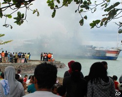 В Индонезии загорелся паром: 17 погибших, 30 раненых