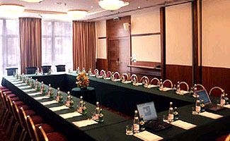 25 ноября в Москве начнется конференция «АВТОФОРУМ-2005. Производство и продажи иномарок в России»