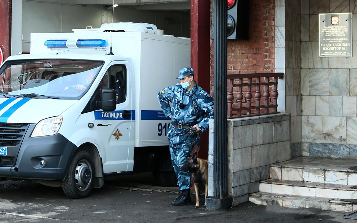 Заключенные взяли в заложники сотрудников СИЗО в Кемерово