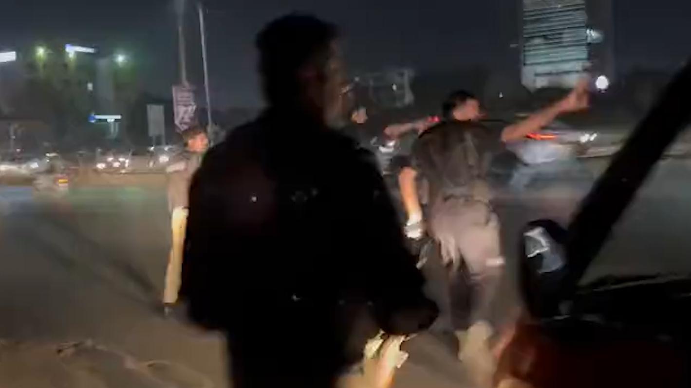 В Пакистане вооруженные террористы ворвались в полицейский участок