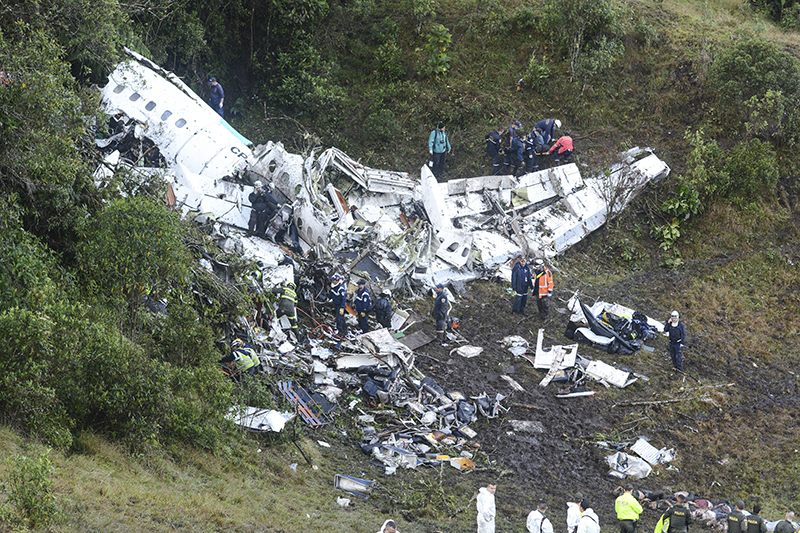 29 ноября 2016 года лайнер боливийской авиакомпании LaMia потерпел крушение при&nbsp;заходе на&nbsp;посадку в&nbsp;окрестностях города Рионегро, департамент Антьокия, на&nbsp;северо-западе Колумбии около&nbsp;полуночи по&nbsp;местному времени (08:00 мск). На борту находились 72 человека, среди&nbsp;которых были члены бразильского футбольного клуба &laquo;Шапекоэнсе&raquo;, 22 сопровождавших их журналиста и&nbsp;девять членов экипажа. Футболисты направлялись в&nbsp;колумбийский город Медельин для&nbsp;участия в&nbsp;матче против&nbsp;колумбийского клуба &laquo;Атлетико Насьональ&raquo;, который&nbsp;должен был состояться 1 декабря. Есть выжившие.
