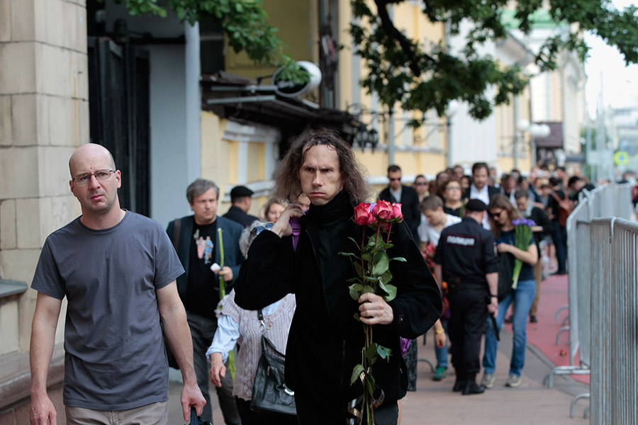 Похороны Антона Носика пройдут на Востряковском кладбище в Москве.