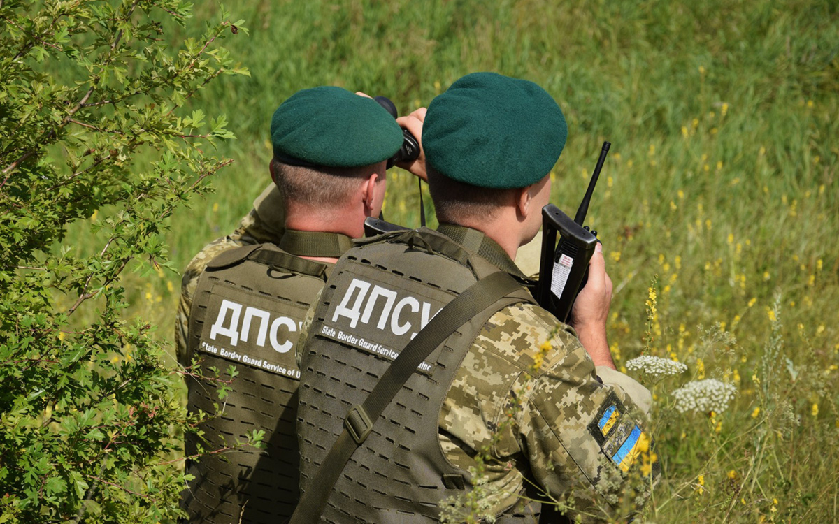 Украина сообщила о нападении на своих пограничников на границе с Россией