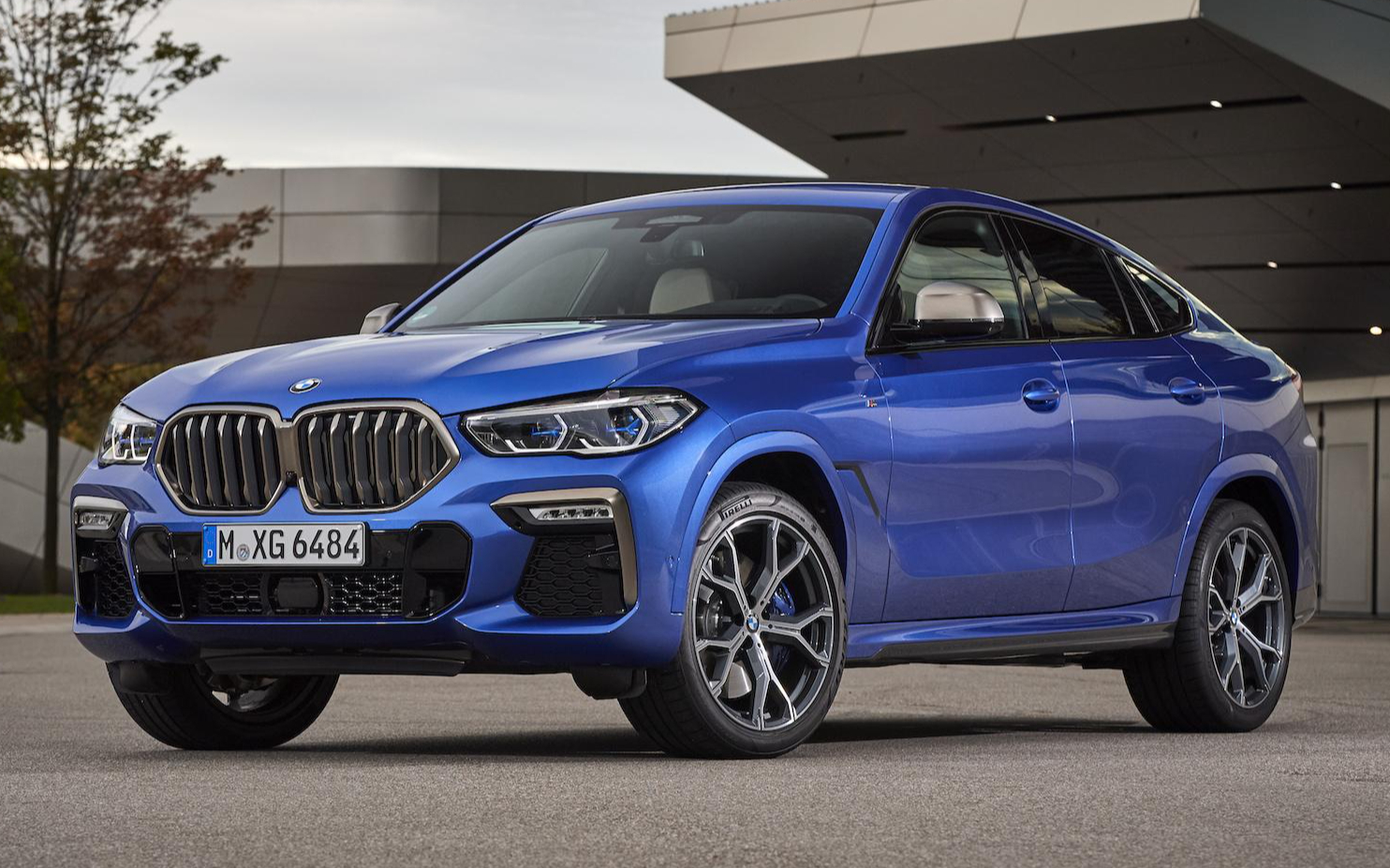 BMW объявил об остановке производства автомобилей в России