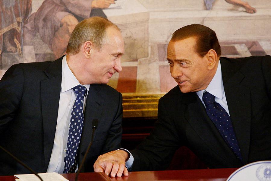 Владимир Путин и&nbsp;Сильвио Берлускони&nbsp;на&nbsp;пресс-конференции, Лесмо, Италия, 2010 год