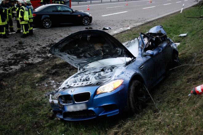 В Германии BMW M5 попала в аварию на скорости 300 км/ч