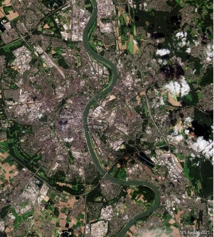 <p>Спутниковый снимок реки Рейн в августе 2021 года недалеко от Кельна, Германия</p>