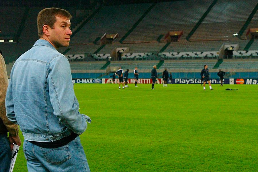 Роман Абрамович&nbsp;во время тренировки футбольного клуба &laquo;Челси&raquo;, 2003 год