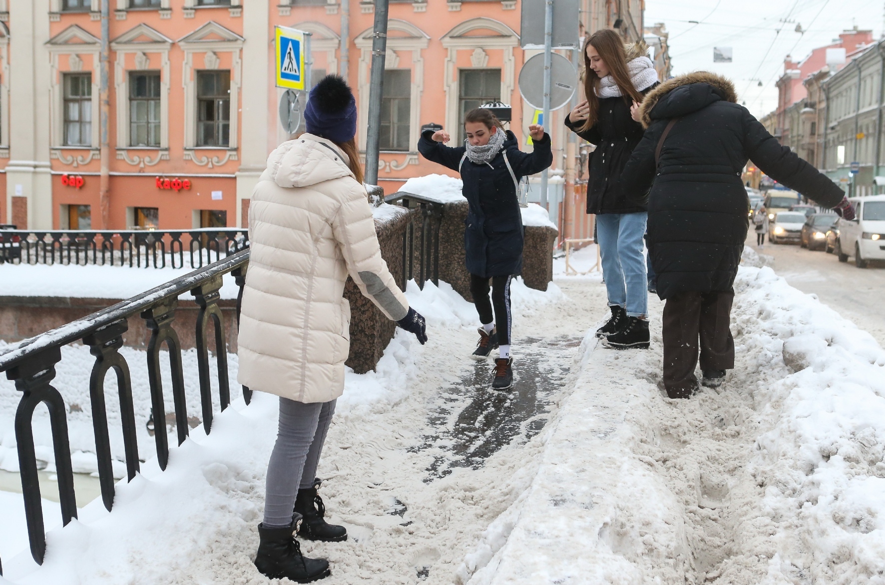 Снежная каша на улице