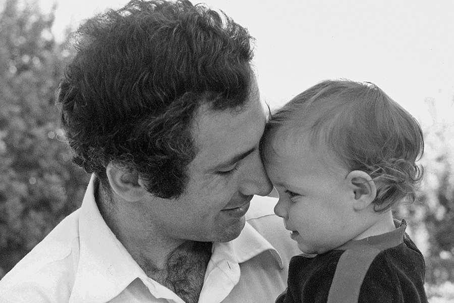 Биньямин Нетаньяху и его дочь Ноа, 1980 год