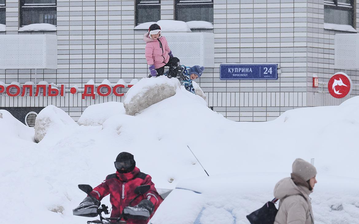 Синоптики пообещали рост сугробов в Москве