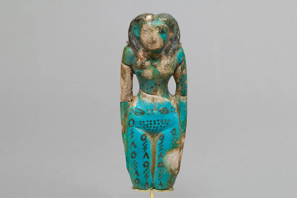 Женская статуэтка с татуировками, найденная в гробнице Сенусерта, Египет