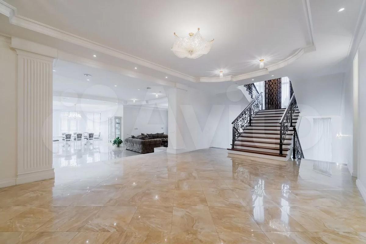 Как выглядят самые дорогие продающиеся в мегаполисах России дома