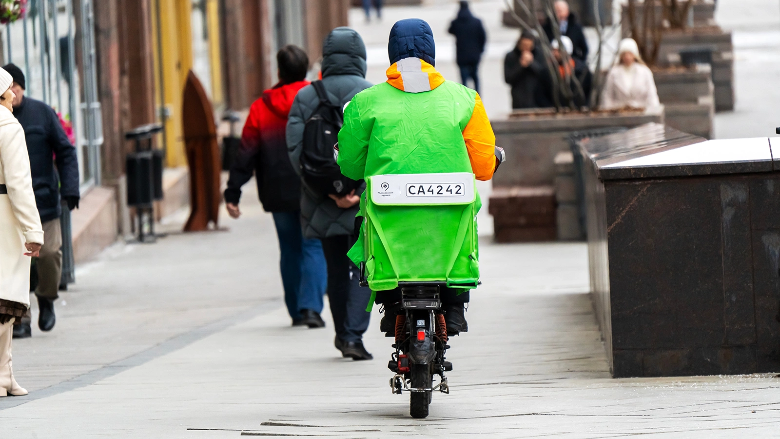 В Москвы курьерам запретят ездить на электровелосипедах в этом месте