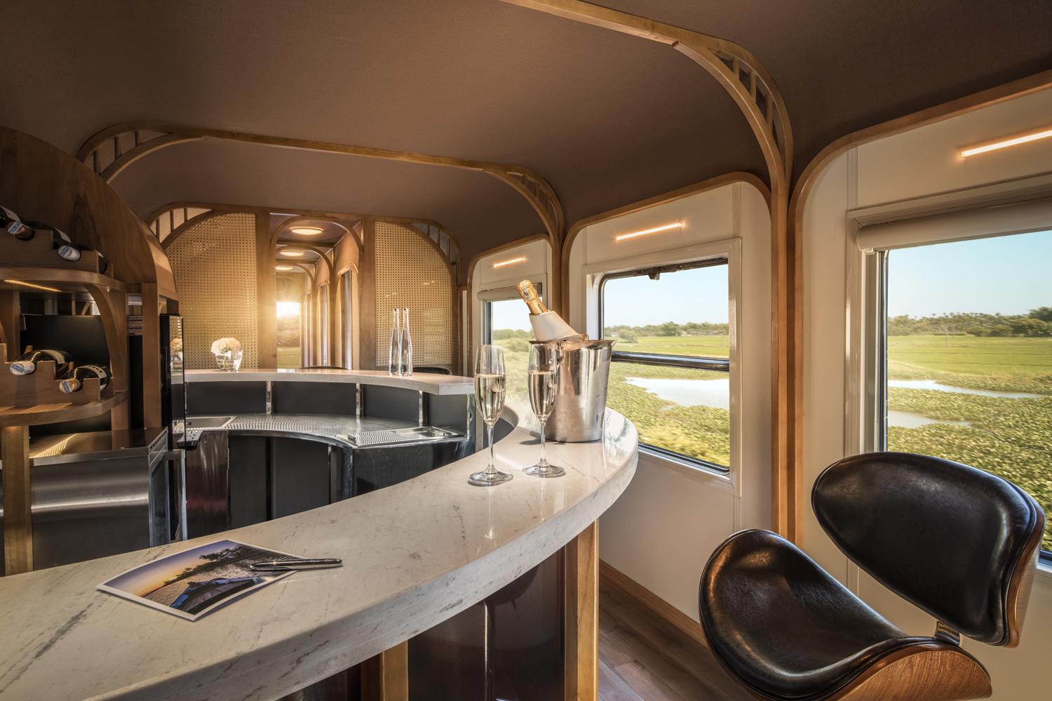 Ретро-поезд The Vietage by Anantara