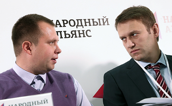 Руководитель московского отделения партии «Народный альянс» Николай Ляскин и оппозиционер Алексей Навальный (слева направо)