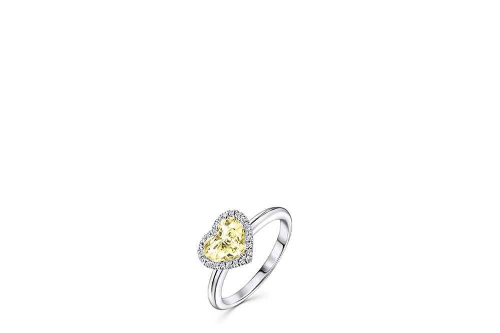 Кольцо (золото, бриллианты), Royal, MIUZ Diamonds, 822 745 руб. (ТЦ &laquo;Европейский&raquo;)