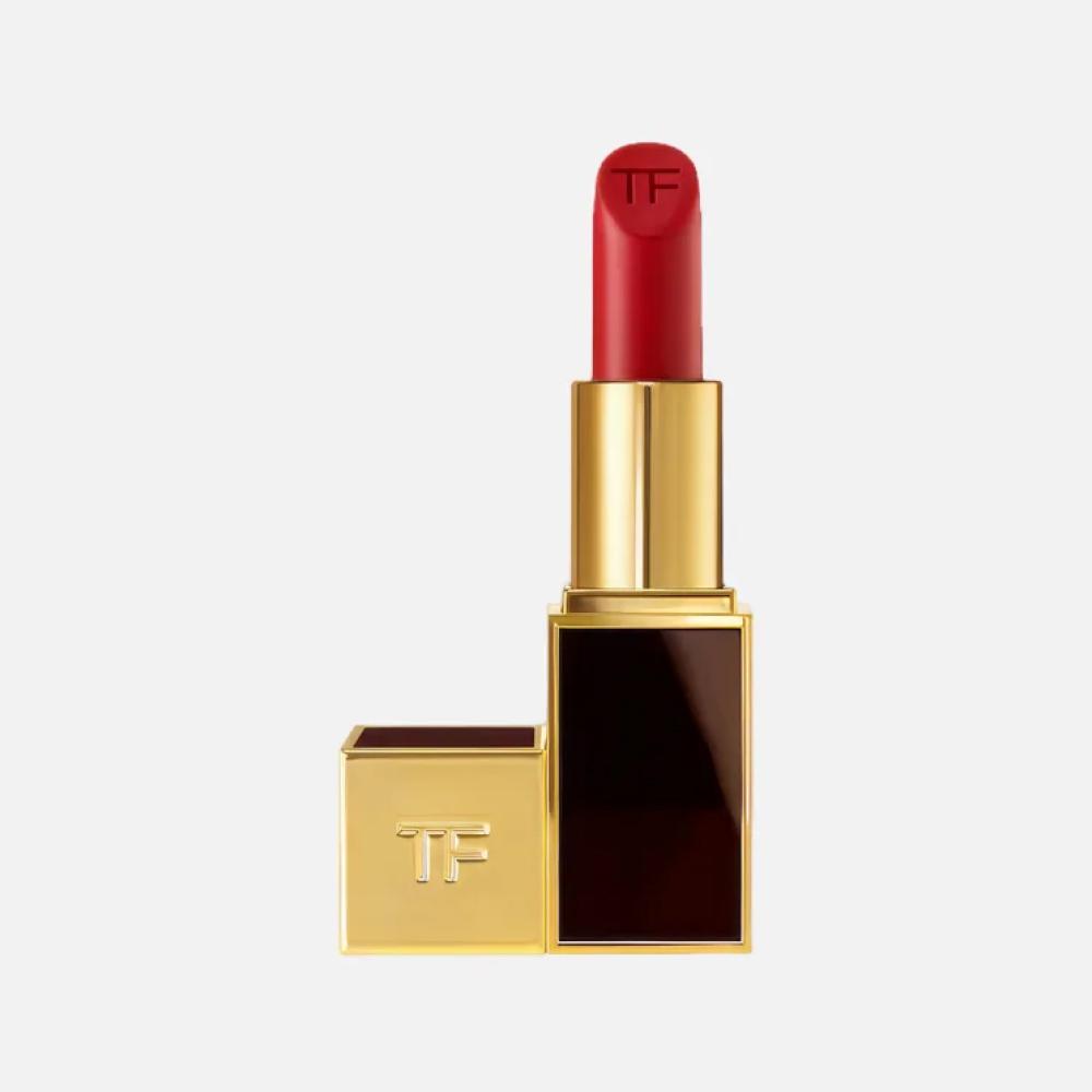 Помада для губ Runway Lip Color, оттенок 10 Cherry lush, Tom Ford, 5900 руб. (&laquo;Золотое яблоко&raquo;)