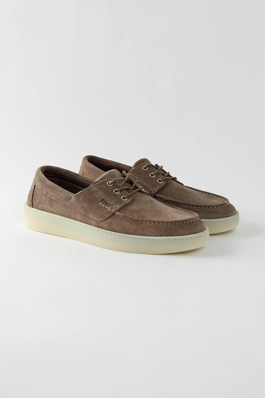 Туфли-топсайдеры кожаные Boss, 30 990 руб.