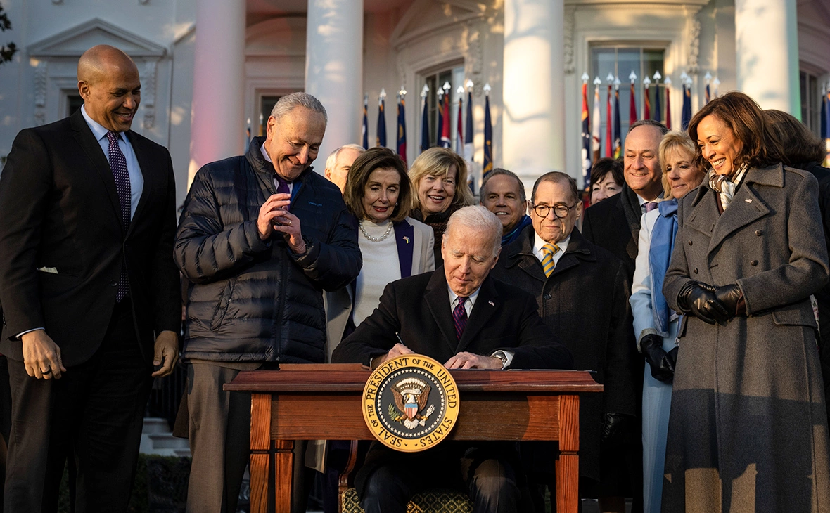Drew Angerer / Getty Images