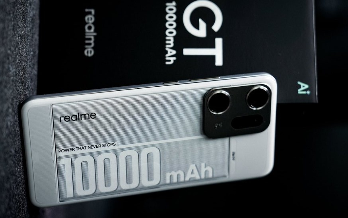 Realme показала тонкий смартфон с огромной батареей на 10 000 мА·ч