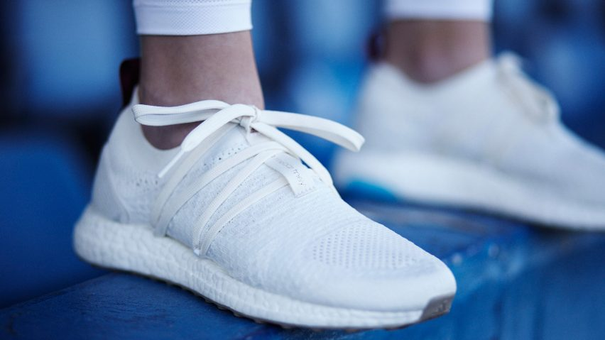 Кроссовки Parley Ultra Boost X. Бренды Stella McCartney и Adidas создали их из переработанного пластика