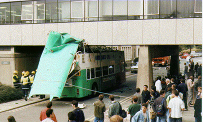Во время аварии у венгерского автобуса срезало крышу