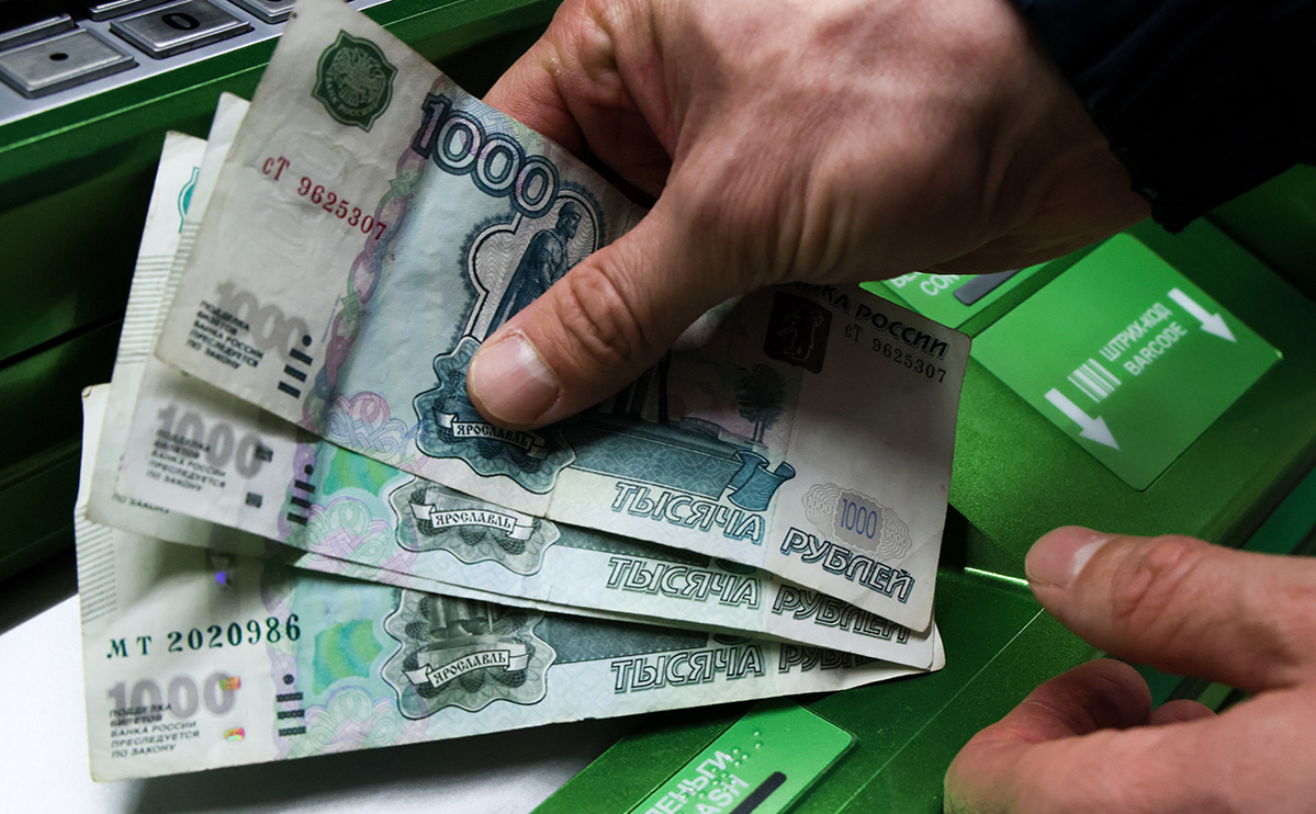 Вдвое больше россиян стали считать рубль лучшей валютой для сбережений