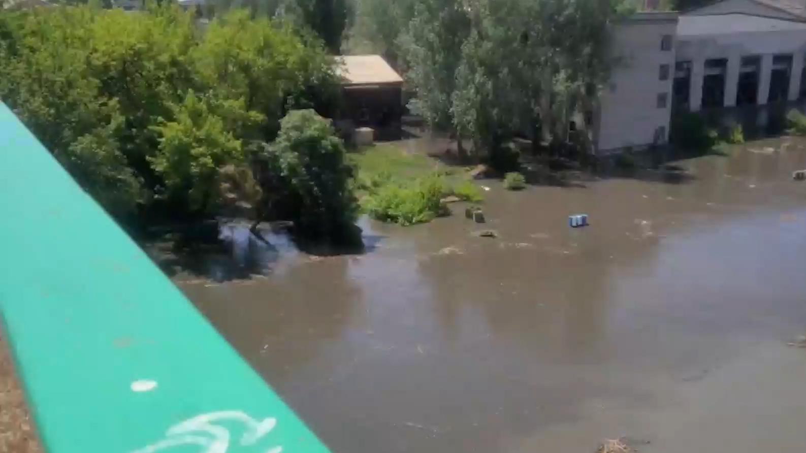 Затопления около Новой Каховки из-за разрушения плотины. Видео