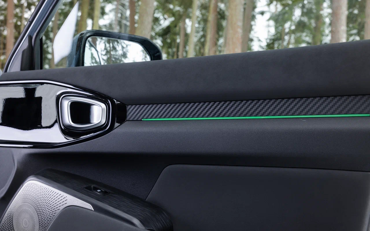 За нарядностью салона Haval H3 не замечаешь, что большая часть материалов отделки &mdash; простенькая, а мягкие поверхности&nbsp;&mdash; специальное покрытие поверх жесткой пластмассы